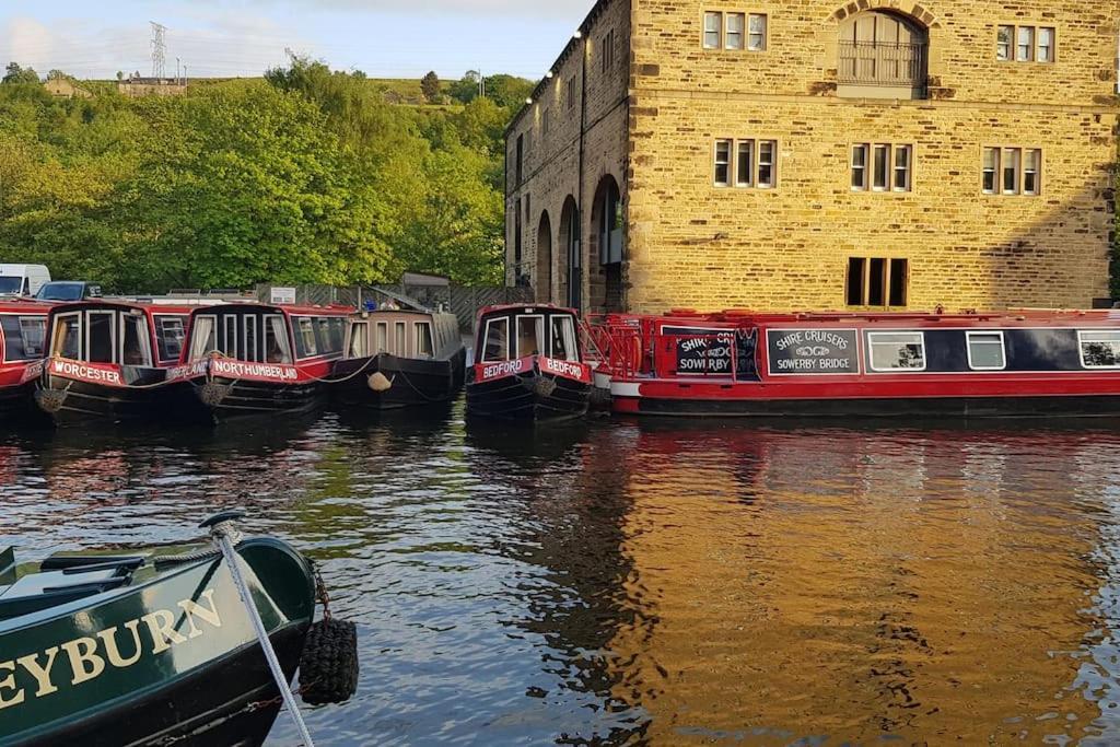 Bowie'S Abode Sowerby Bridge Eksteriør bilde